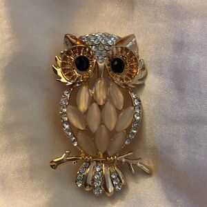 Adorable Gold and Silver Owl Brooch